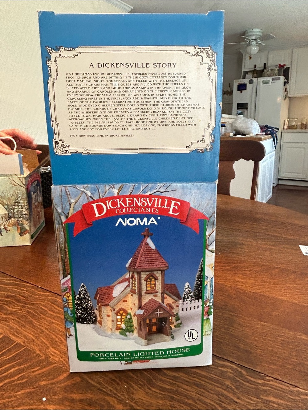 Dickensville Collectables NOMA Porcelain Lighted House